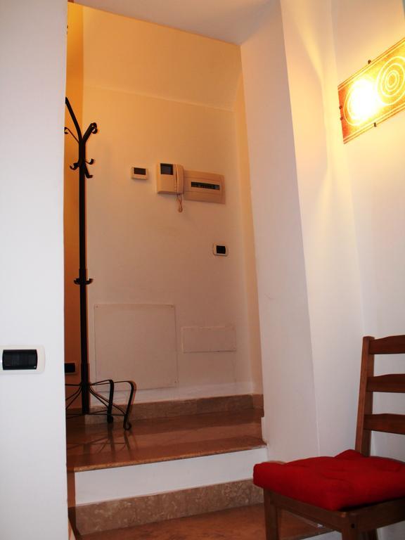 Hella Ibernesi 23 Fori Imperiali Inn, New Gestion! Рим Стая снимка