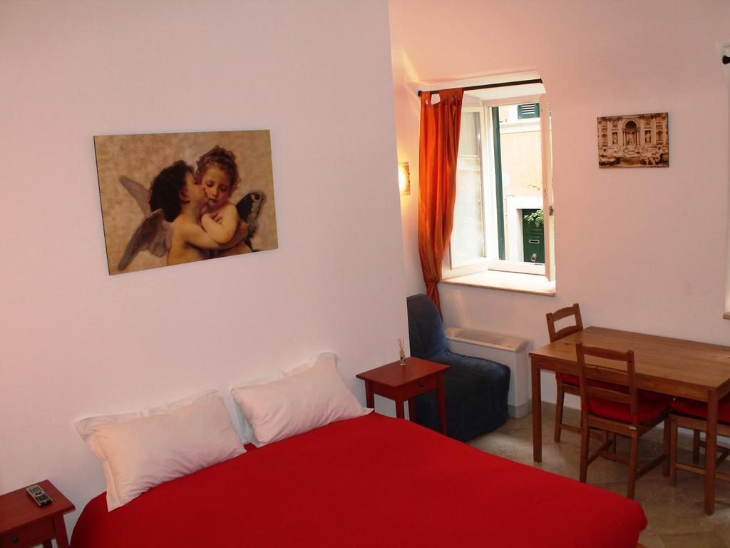 Hella Ibernesi 23 Fori Imperiali Inn, New Gestion! Рим Стая снимка