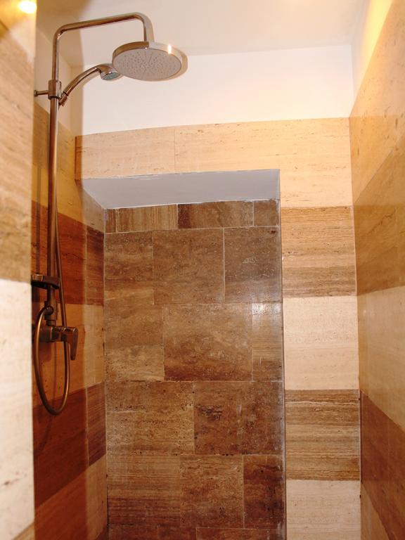 Hella Ibernesi 23 Fori Imperiali Inn, New Gestion! Рим Стая снимка