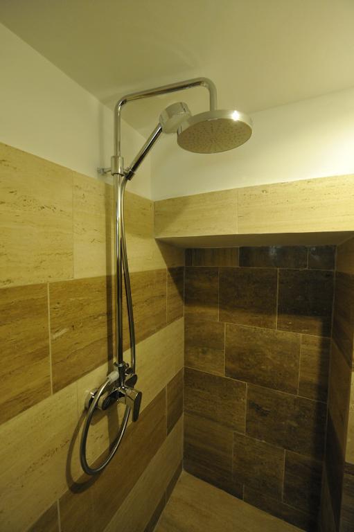 Hella Ibernesi 23 Fori Imperiali Inn, New Gestion! Рим Стая снимка